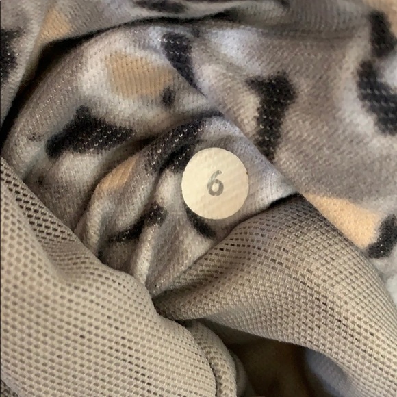 Lululemon Snow Leopard Asana/In Style Jacket 6 - Picture 7 of 7